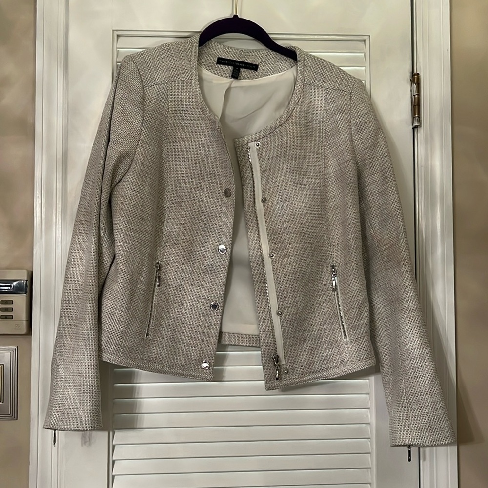 Beautiful White House Black Market tweed blazer